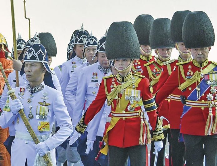 ชาวไทย-เทศปลื้มปีติ วันแห่งประวัติศาสตร์ : สตรี