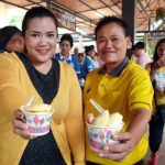 วัดท่าไม้ ขนทุเรียน 2 ตัน ทำข้าวเหนียวมูน-ไอศกรีม แจกฟรีเนื่องในวันพืชมงคล (คลิป)