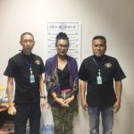 ผันตัวขายมือถือ! บุกจับ สาวประเภทสอง กลางห้างดัง หนีคดีฉ้อโกงนาน 5ปี