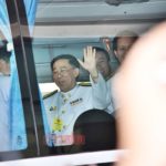 'วัน' ไม่จับมือ 'มงคลกิตติ์' ด้าน 'มิ่งขวัญ' ปัดตอบปมงูเห่า! โดดขึ้นรถคันเดียวกับพท.