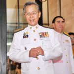 'วัน' ไม่จับมือ 'มงคลกิตติ์' ด้าน 'มิ่งขวัญ' ปัดตอบปมงูเห่า! โดดขึ้นรถคันเดียวกับพท.