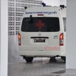 ธงชาติคลุมร่าง พล.อ.เปรม เคลื่อนไปวัดเบญฯ แพทย์-ทหาร ยืนเคารพไว้อาลัย