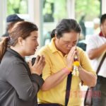 ธงชาติคลุมร่าง พล.อ.เปรม เคลื่อนไปวัดเบญฯ แพทย์-ทหาร ยืนเคารพไว้อาลัย