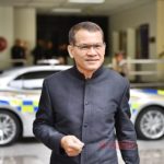 ธงชาติคลุมร่าง พล.อ.เปรม เคลื่อนไปวัดเบญฯ แพทย์-ทหาร ยืนเคารพไว้อาลัย