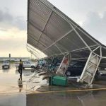 พายุถล่มโคราชซ้ำ! หลังคาศูนย์การค้าพังถล่ม ทับรถยนต์เสียหายกว่า 20 คัน