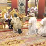 ปีติ สมเด็จพระราชินี กราบพระบาท สมเด็จพระเทพ-เจ้าฟ้าจุฬาภรณ์ ในพระราชพิธี