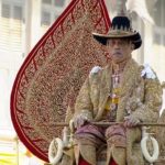 ทรงพระเจริญกึกก้อง! พระเจ้าอยู่หัว เสด็จเลียบพระนคร พระราชินีทรงพระดำเนินตามเสด็จ