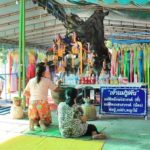 แห่ส่องเลขเด็ด ‘เจ้าแม่รูตัน’ ให้หวยรวย 3 งวดติด เผยที่มามี 2 นางในต้นเดียว