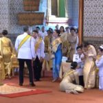 อบอุ่นหัวใจ นาที "พระราชินี" ทรงประคอง "ฟ้าหญิงจุฬาภรณ์" หลังเสร็จพระราชพิธี