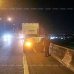 หญิงท้องดับคาที่! กระบะเสยรถบรรทุกเงาะ สิบล้อตามชนซ้ำเหินตกทางด่วนสลด