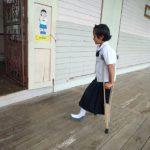 ชื่นชม ด.ญ.วัย 9 ขวบ หัวใจแกร่ง ป่วยมะเร็งถูกตัดขา เป็นเด็กดี เรียนเก่งสอบได้ที่ 1