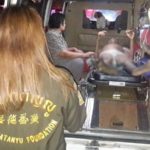 สาวช็อก พ่อราดน้ำมัน เผาน้องชาย ไฟไหม้ร่างคาเตียง-เสียงร้องเจ็บปวด ตร.คุมตัวสอบ