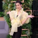 ลุ้นกันยกใหญ่ เมื่อ แก้ม กวินตรา ใส่เสื้อบอลตัวเดียว ทำตามคำสั่งคุณสามี