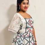 รุมถล่ม! หนูรัตน์ เน็ตไอดอล-ดาราสาว ร่างกายไม่ปกติ-ขยันทำกิน ถูกตบ-รังแก ร่ำไห้(คลิป)