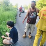 สุดสลด!ลูกชายขับเก๋งเข้ากรุง หลับใน ชนต้นไม้ พ่อแม่ดับทั้งคู่ ตัวเองเจ็บ