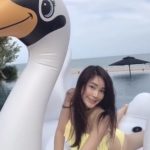 เมย์-พิชญ์นาฏ ทำไฟลุกหัวหิน สดใสซาบซ่าน ขนาดนี้ ไม่ให้ร้อนได้ยังไง