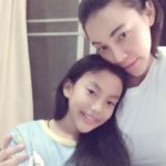 เอ็มมี่ แม็กซิม โพสต์รูปลูกสาว น้องจื้อหลิง ชาวเน็ตแห่ชมโตเป็นสาวแล้ว สวยเก๋มาก 