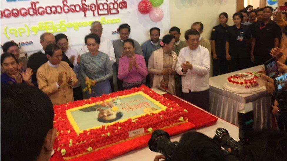 ဒေါ်အောင်ဆန်းစုကြည်