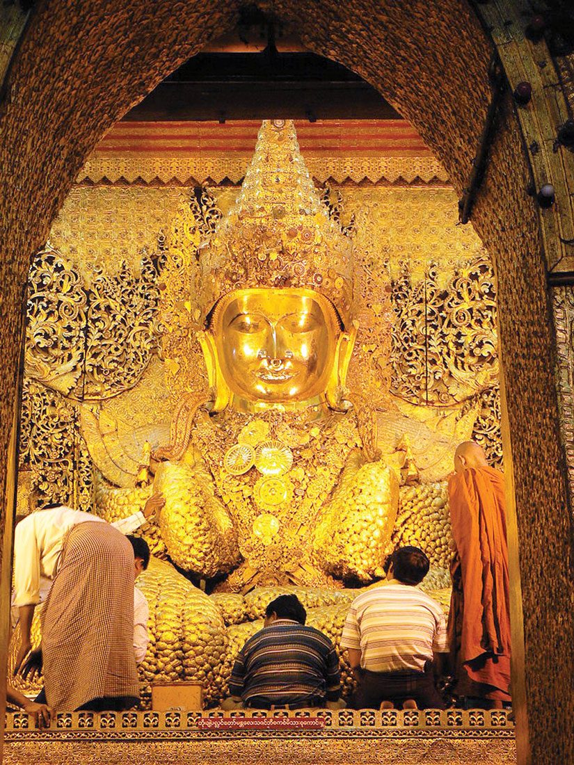 พระนั่ง วัดมหามุนี ประเทศเมียนมา