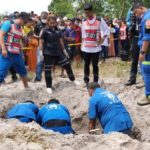 อุ้มหายไป 10 วัน หนุ่ม 17 กลายเป็นศพ ถูกมัด-ขุดหลุมฝังในกุโบร์ ศพโผล่ทวงความยุติธรรม
