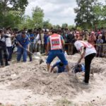 อุ้มหายไป 10 วัน หนุ่ม 17 กลายเป็นศพ ถูกมัด-ขุดหลุมฝังในกุโบร์ ศพโผล่ทวงความยุติธรรม