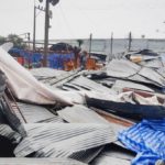 งานกาชาดวุ่น ลม-ฝนถล่มปัตตานี พัดเต็นท์ข้าวของกระจาย