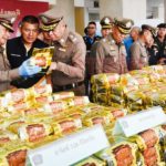 ยานรก ทะลักชายแดนเมืองกาญจน์ ‘บิ๊กอวบ’แถลง จับล็อตใหญ่ ไอซ์เกือบ400โล