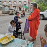 ศรราม อุ้ม น้องวีจิ ลูกสาววัย 2 เดือน บินไปฝรั่งเศส - คุณย่า มาส่งหลาน (คลิป)