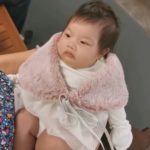 ศรราม อุ้ม น้องวีจิ ลูกสาววัย 2 เดือน บินไปฝรั่งเศส - คุณย่า มาส่งหลาน (คลิป)
