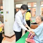 รพ.ตำรวจ-พม.-แมริออท ร่วมตรวจสุขภาพผู้สูงอายุ รมต.-แพทย์ใหญ่จับมือทำอาหาร