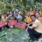 แพงสุดในโลก! ทุบสถิติประมูลทุเรียนนนท์ ก้านยาวลูกละ 1.5 ล้าน (คลิป)