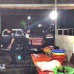 บุกทลาย โรงฆ่าสัตว์เถื่อน ชาวบ้านสุดทนส่งกลิ่นเหม็น เจ้าของโวย "ทำไมต้องจับ"