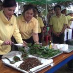 'มนัญญา' รมช.เกษตรฯ จัดเต็ม! ลุยจับตั๊กแตนปาทังก้า ระบาดกัดกินอ้อยนับพันไร่