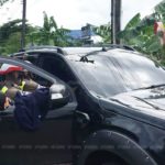 สุดระทึก! นาทีตร.จู่โจม จับหนุ่มยาไอซ์ซิ่งแหกด่าน ล้อมรถ-ชักปืนจ่อ