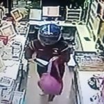 อุกอาจ! โจรบุกเดี่ยว ปล้นร้านสะดวกซื้อ บังคับเปิดเซฟกวาด 2 ล้าน คาดฝีมือคนใน