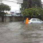ภูเก็ตวุ่นหนัก เจอพายุฝนถล่มซู่เดียว ถนนจมบาดาล รถมิดไปถึงครึ่งคัน