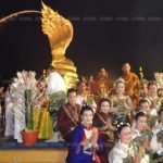 โค้งสุดท้าย! แห่ร่วมพิธีส่งพ่อปู่พญานาคจำศีลเข้าพรรษา ส่องขันน้ำมนต์เห็นเลขลอยเด่น(คลิป)