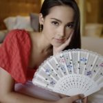 ญาญ่า แนะ! วิธีดูแลเปลือกตา เผย! เคยตาแห้ง ใช้น้ำตาเทียม เป็นวิธีที่ผิด