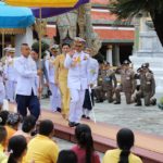ในหลวง-พระราชินี ทรงบำเพ็ญพระราชกุศล เปลี่ยนเครื่องทรงพระแก้วมรกต