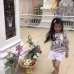 น้องมะลิ เต้นแบล็กพิงก์ หน้าเจดีย์เก็บกระดูกพ่อปอ พี่จ๋าเอ็นดูความไร้เดียงสา-น้ำตาซึม