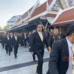'บิ๊กตู่' อัญเชิญพระดังเข้าห้องทำงาน ขนทีมงานพร้อมหน้า ดูบ่อน้ำโบราณกลาโหม