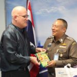 พิธีกรดังรุดพบตม. ทำความเข้าใจโพสต์ปมร้อนสนามบิน-โซเชียลเดือด