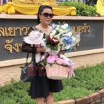 ครูชลธี ธารทอง ขึ้นศาลเผชิญหน้า ‘ครูปุ้ม’ ฟ้องหย่าเมียเก่า พร้อมแต่งใหม่สาวรุ่นลูก