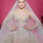 ชมพู่เซ็กซี่ขีดสุด โชว์ฟินาเล่ สุดตระการตา ในงานโอต์ กูตูร์ แฟชั่นวีค (คลิป)