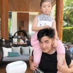 แห่ชม! น้องบีลีฟ สู้ตาย ตั๊ก โพสต์คลิป ลูกสาว หลัง ชาเลนจ์ฮิต หมุนตัวเตะเปิดขวดมาแรง(คลิป)