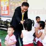 ชื่นชมผอ.นักอนุรักษ์ ชวนครู-นักเรียน แต่งชุดมอญมาเรียน ตามวัฒนธรรมท้องถิ่น