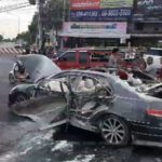 เก๋งระเบิด กลางไฟแดง ฉีกหลังคาประตูปลิว คนขับเหนือดวง ไม่มีแม้แต่รอยขีดข่วน