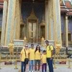 กลับมาบ้านแม่! ไทเกอร์ วูดส์ พาครอบครัวเยือนไทย บริจาคของ-ทำบุญ สอนลูกๆ สวดมนต์
