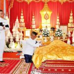 ผวจ.พะเยา อัญเชิญน้ำหลวงพระราชทาน สรงศพ หลวงปู่วัดศรีโคมคำ