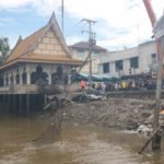 ป้าลูกจ้างเล่านาทีชีวิต ศาลาถล่มกลืนร่างจมแม่กลอง เผยสิ่งบอกเหตุก่อนพังครืน